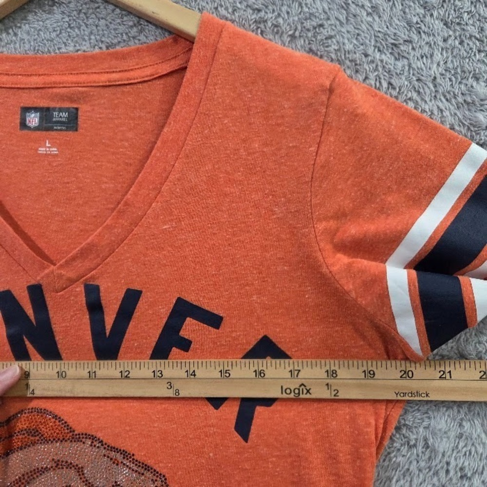 Denver Broncos Women's Large Bling T-Shirt Rhinestone V-Neck Orange NFL Sparkly - Picture 8 of 12